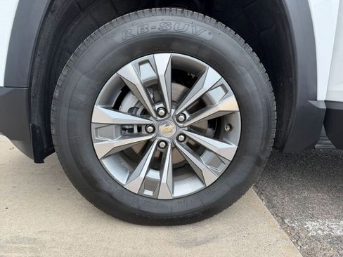 Used 2025 Chevrolet Equinox LT image 31