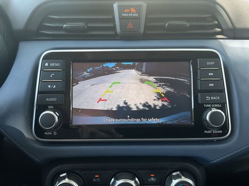 Used 2025 Nissan Versa SV FWD image 27