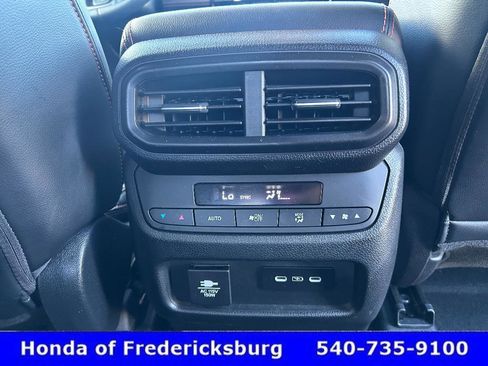 Used 2024 Honda Pilot TrailSport image 35