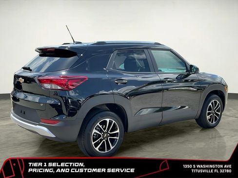 Used 2025 Chevrolet TrailBlazer LT AWD/4WD image 8