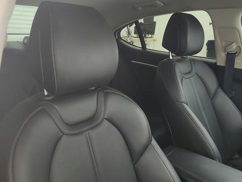 Used 2019 Genesis G70 2.0T Advanced RWD image 35