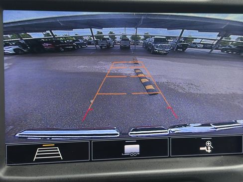 Used 2020 GMC Sierra 1500 Elevation w/ Elevation Value Package image 9