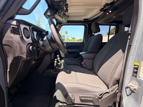 Used 2024 Jeep Wrangler Unlimited w/ Convenience Group AWD/4WD image 5