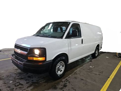 Used 2016 Chevrolet Express 2500 RWD image 1