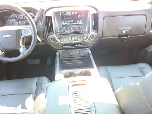 Used 2018 Chevrolet Silverado 1500 LTZ Z71 w/ Centennial Edition image 12