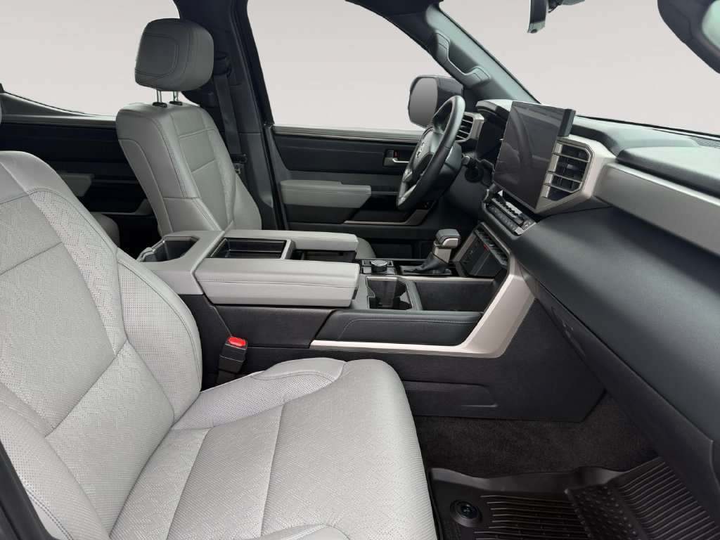 Used 2025 Toyota Tundra Limited AWD/4WD image 15
