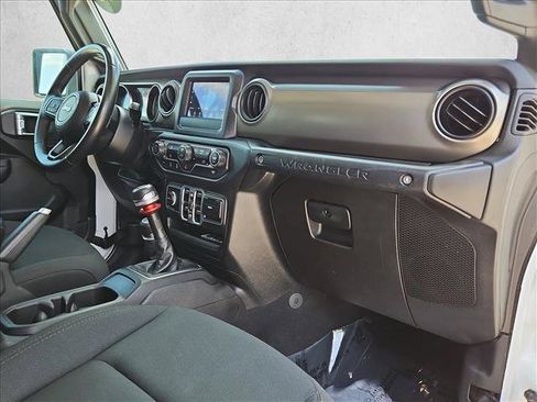 Used 2018 Jeep Wrangler Unlimited Sport S AWD/4WD image 21