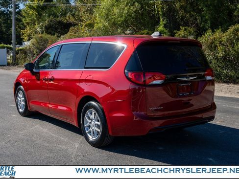 New 2026 Chrysler Voyager LX image 4