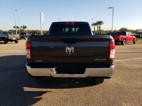 Used 2024 RAM 2500 Tradesman w/ Chrome Appearance Group image 6