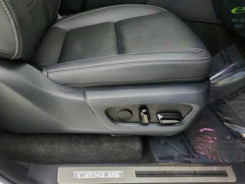 Used 2024 Lexus GX 550 w/ Accessory Package (31) AWD/4WD image 23
