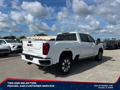 Used 2025 GMC Sierra 3500 Denali w/ Denali Reserve Package AWD/4WD image 7