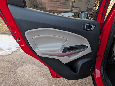 Used 2021 Ford EcoSport Titanium image 32