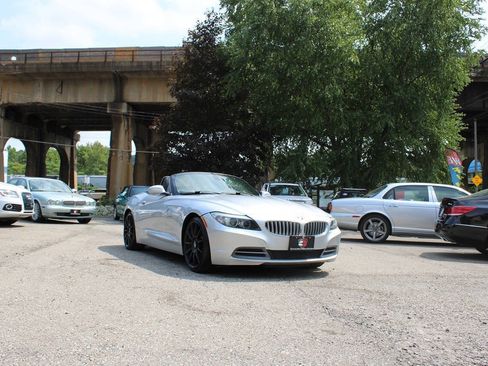 Used 2011 BMW Z4 sDrive35i RWD image 11