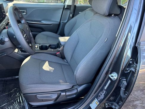 Used 2025 Kia K4 LXS image 37