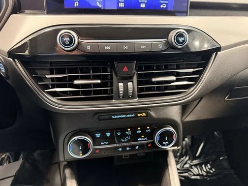 Used 2024 Ford Escape Active AWD/4WD image 32