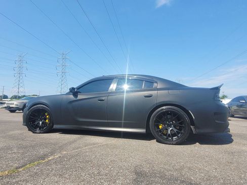 Used 2017 Dodge Charger SRT w/ Harman/Kardon Audio Group image 5