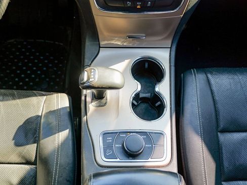 Used 2014 Jeep Grand Cherokee Limited w/ Luxury Group II image 46