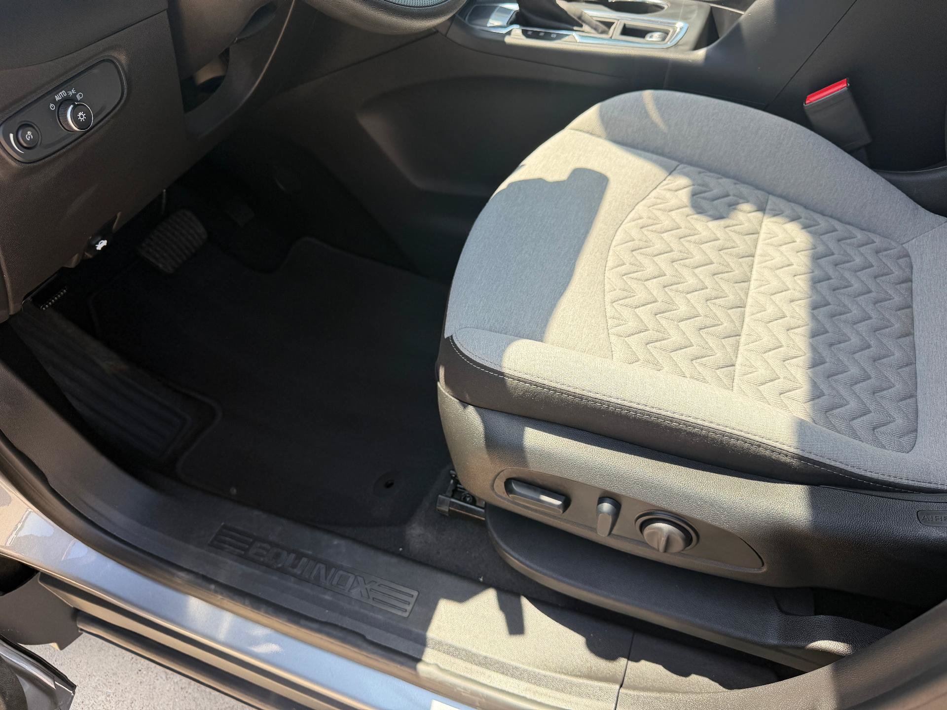 Used 2023 Chevrolet Equinox LS w/ LS Convenience Package FWD image 18