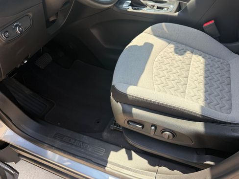 Used 2023 Chevrolet Equinox LS w/ LS Convenience Package FWD image 18