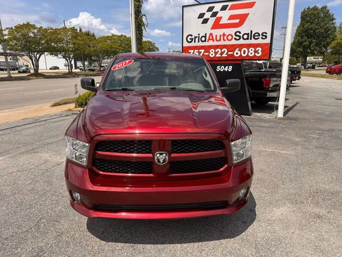 Used 2017 RAM 1500 Express w/ Express Value Package AWD/4WD image 9