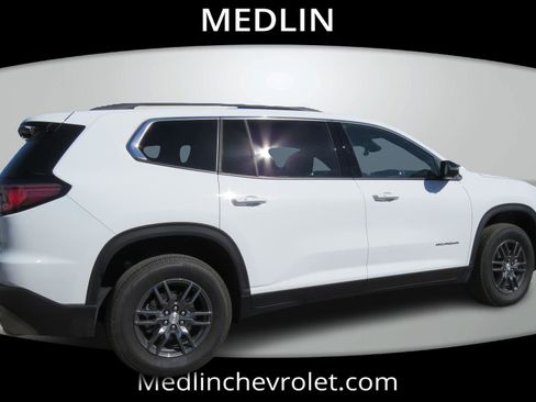Used 2025 GMC Acadia Elevation image 8