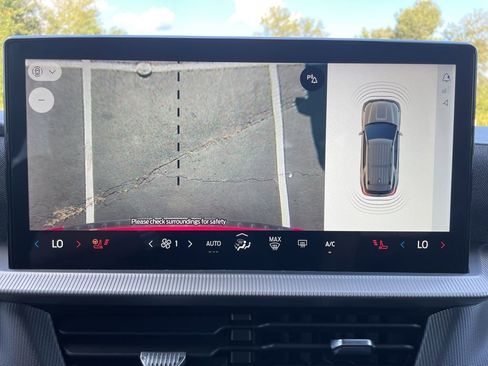 Used 2025 Ford Explorer ST-Line image 34