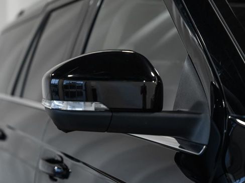 Used 2025 Ford Expedition Max Platinum image 25