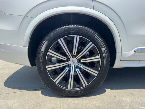 Certified 2025 Volvo XC90 B5 Core AWD/4WD image 23