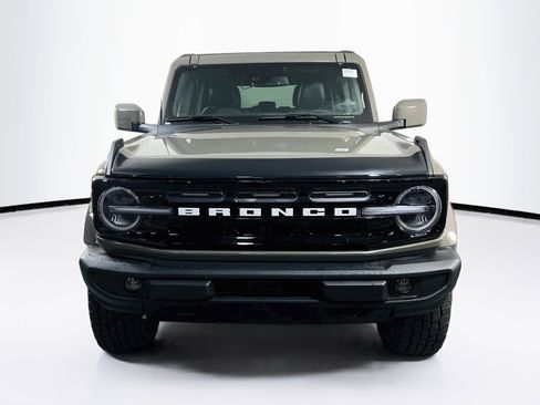 Used 2025 Ford Bronco Outer Banks AWD/4WD image 2