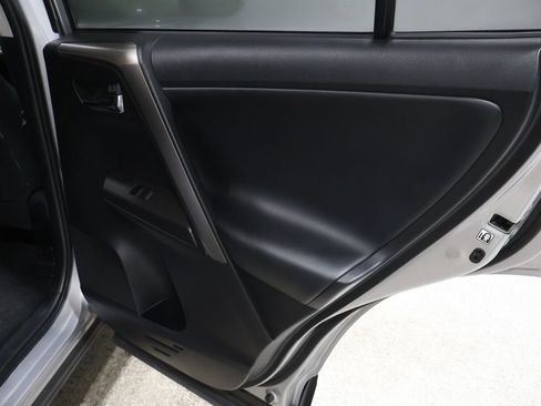 Used 2018 Toyota RAV4 XLE image 23