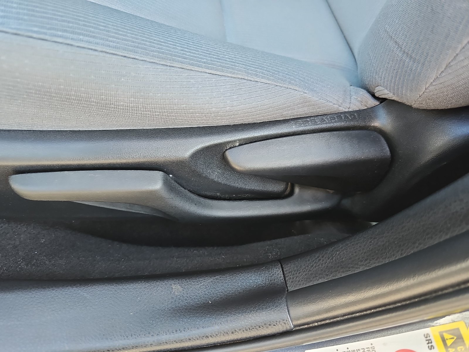 Used 2015 Toyota Corolla L FWD image 31