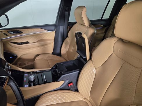 Certified 2025 Jeep Grand Cherokee L Summit AWD/4WD image 24