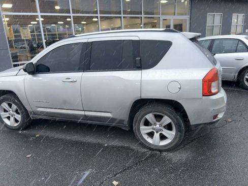 Used 2011 Jeep Compass 2WD image 3