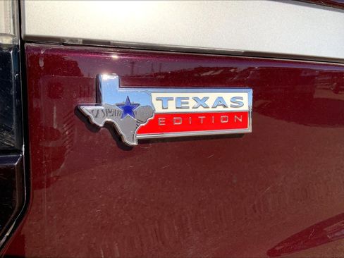 Used 2024 Ford Expedition Max XLT image 32