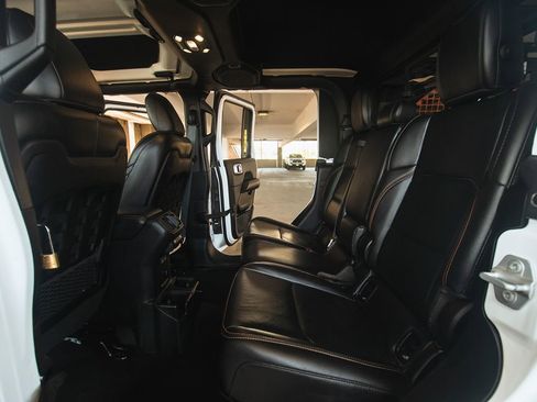 Used 2023 Jeep Gladiator Mojave w/ Cold Weather Group image 34