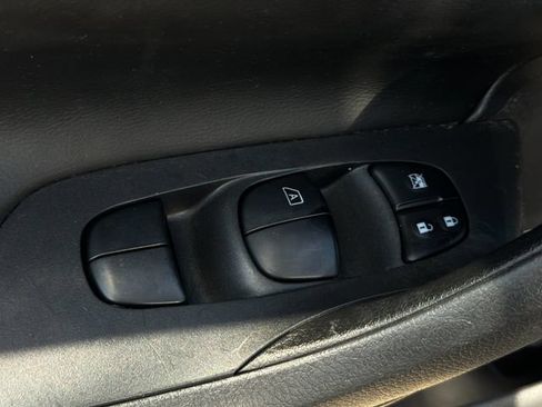 Used 2017 Nissan Altima 2.5 SR FWD image 13