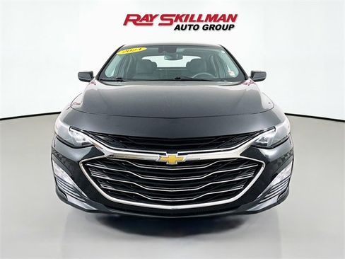Used 2024 Chevrolet Malibu LT image 2