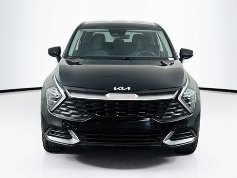 Used 2025 Kia Sportage LX FWD image 2