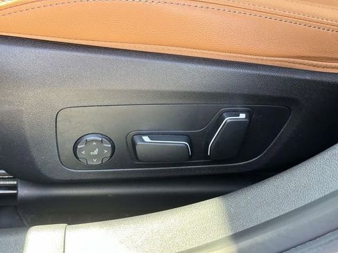Used 2025 BMW 330i xDrive Sedan w/ Premium Package AWD/4WD image 19
