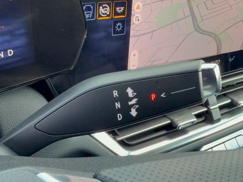 Used 2026 Chevrolet Equinox EV LT FWD image 21
