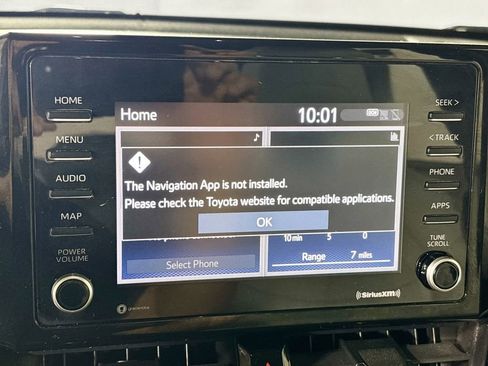 Used 2022 Toyota Corolla Cross L image 16