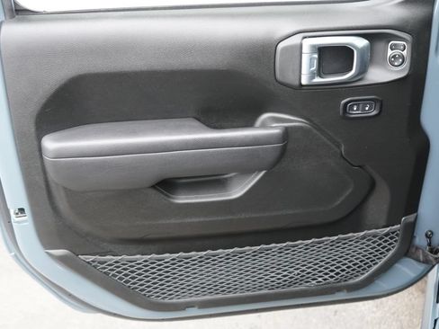 Used 2024 Jeep Gladiator Sport AWD/4WD image 8