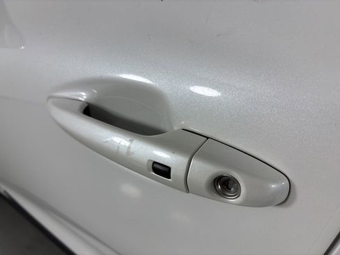 Used 2022 Kia Niro EX image 12