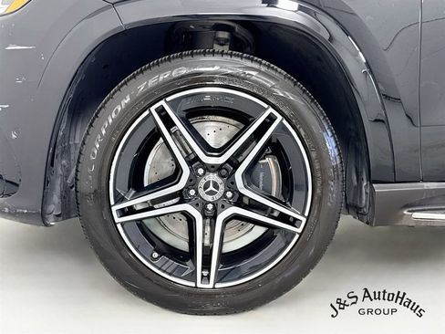 Used 2024 Mercedes-Benz GLS 450 4MATIC w/ Pinnacle Trim Package image 40