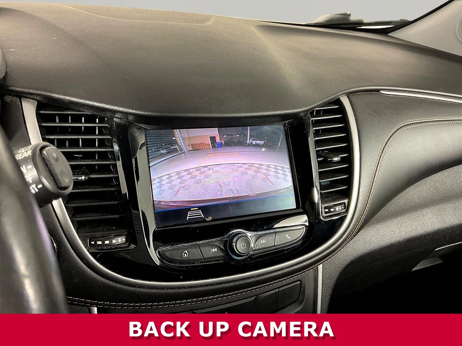 Used 2020 Chevrolet Trax LT w/ LT Convenience Package FWD image 13