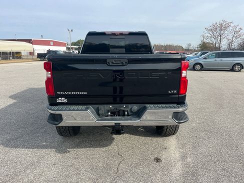 Used 2020 Chevrolet Silverado 2500 LTZ w/ LTZ Premium Package image 5