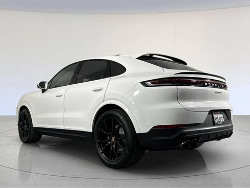 Certified 2026 Porsche Cayenne Coupe AWD/4WD image 3