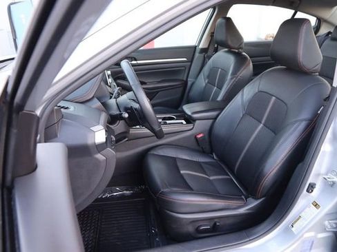 Certified 2024 Nissan Altima 2.5 SR image 8