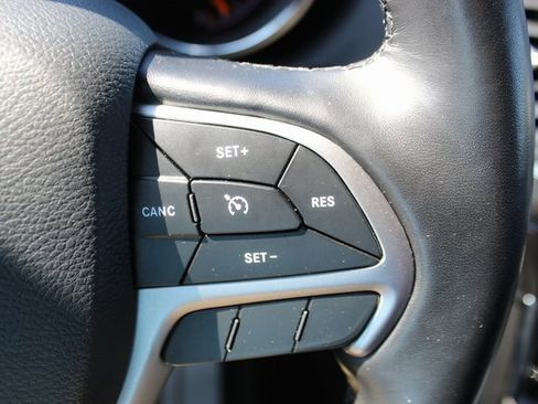 Used 2021 Jeep Grand Cherokee Laredo X image 17