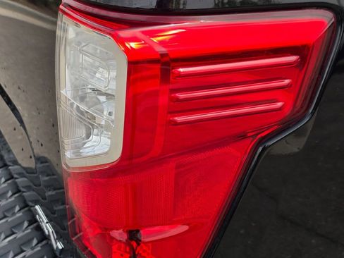 Used 2017 Nissan Titan SV RWD image 32